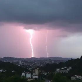 São Bernardo do Campo deve ter um dia com trovões e raios nesta quarta