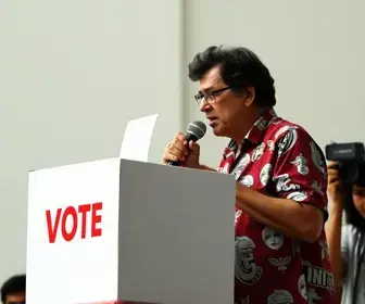 Eleitores e imprensa fazem fila em local onde Lula vota em São Bernardo